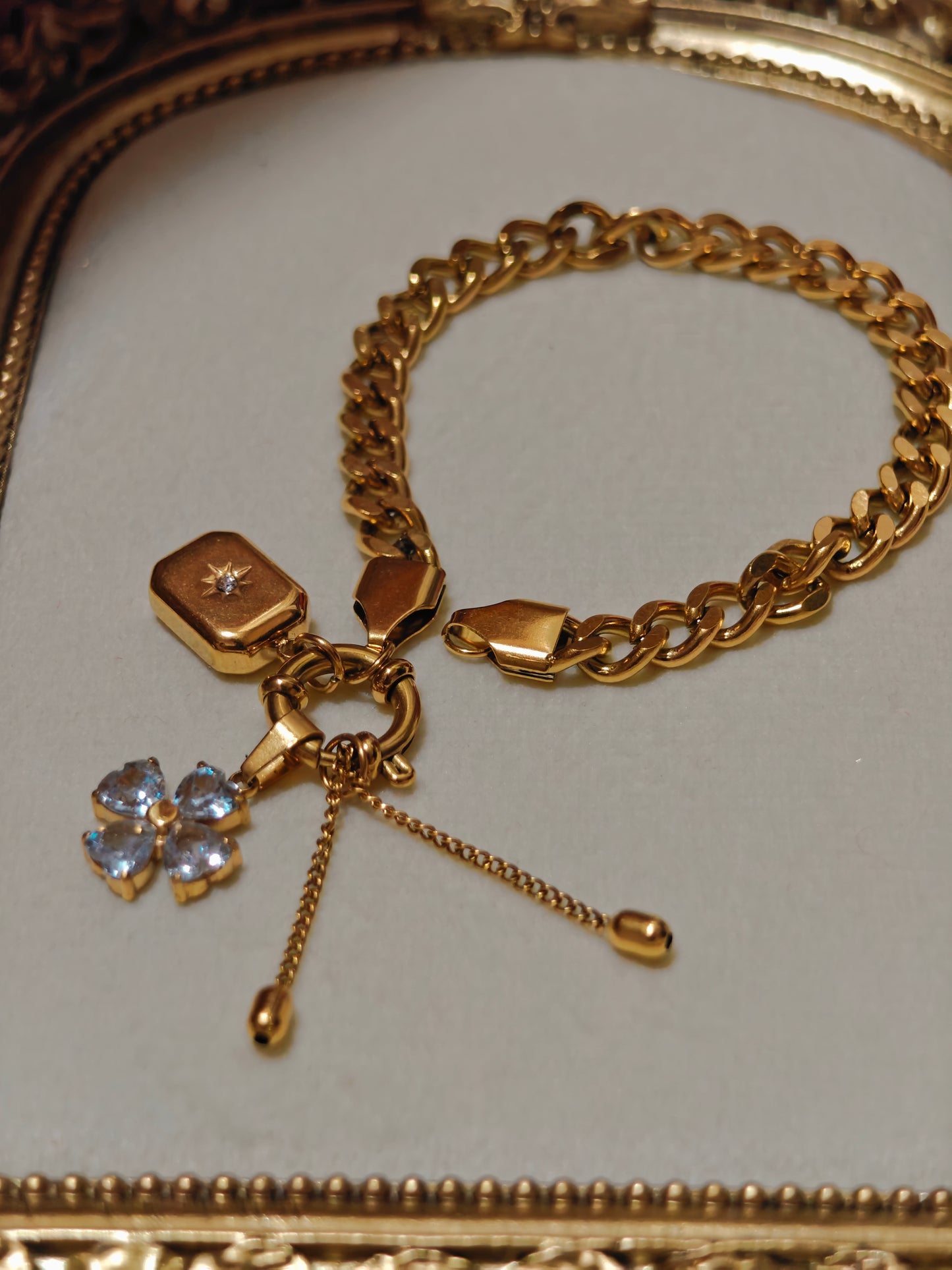 Iconic Floral Bracelet With 18k Gold Plated Stainless Steel