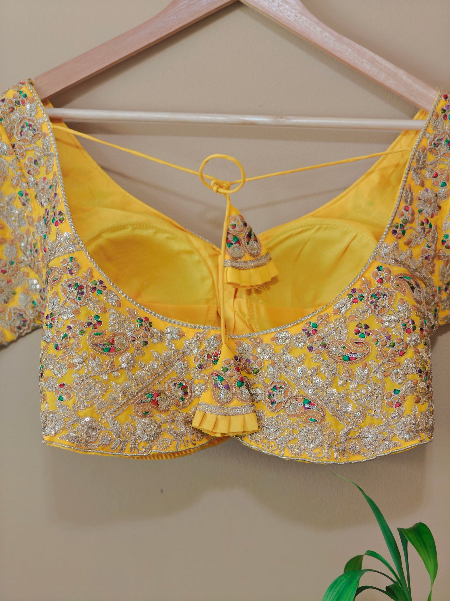 Sabhyasachi-Style Blouse – Ready-to-Wear Elegance