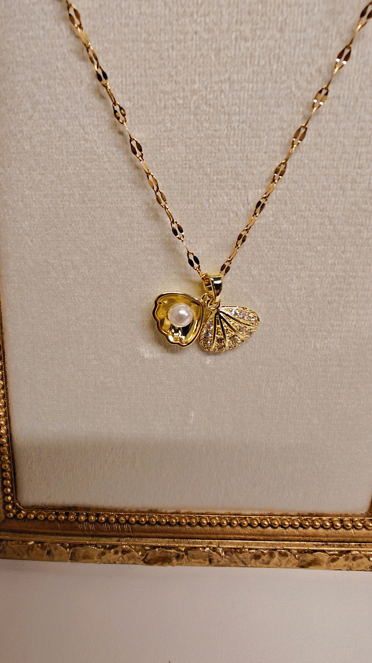 Shell with Pearl 18k Gold Plated Stainless Steel Necklace