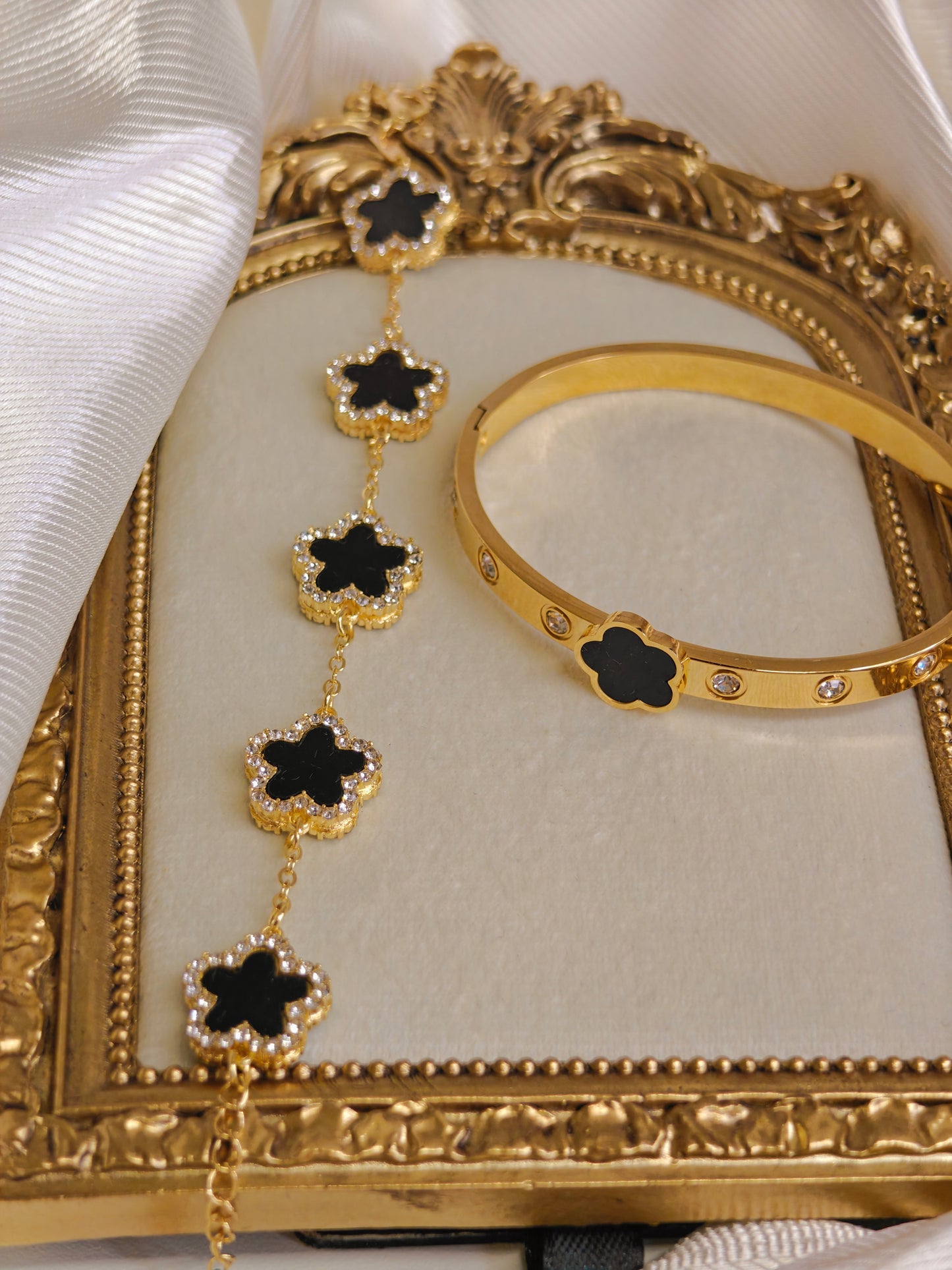 Clover Bangle With 18k Gold Plated Stainless Steel