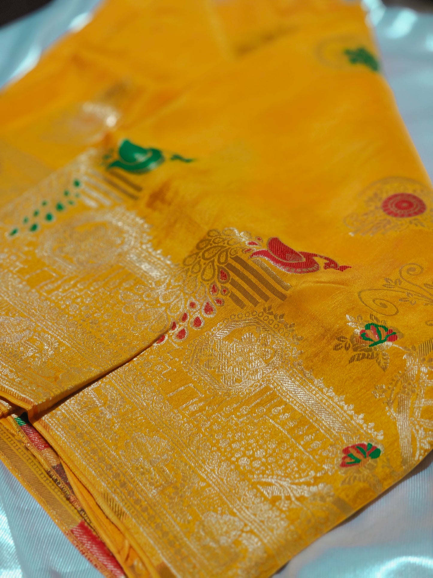 Laddu Pila Color Party Wear Pure Viscose Saree