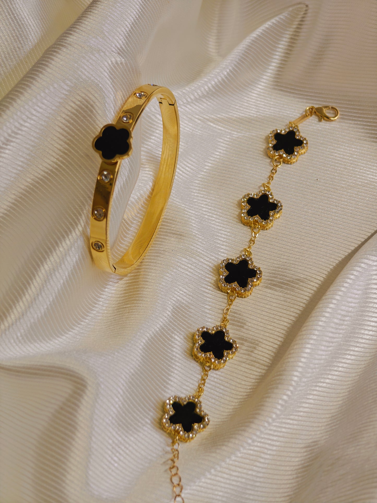 Clover Bangle With 18k Gold Plated Stainless Steel