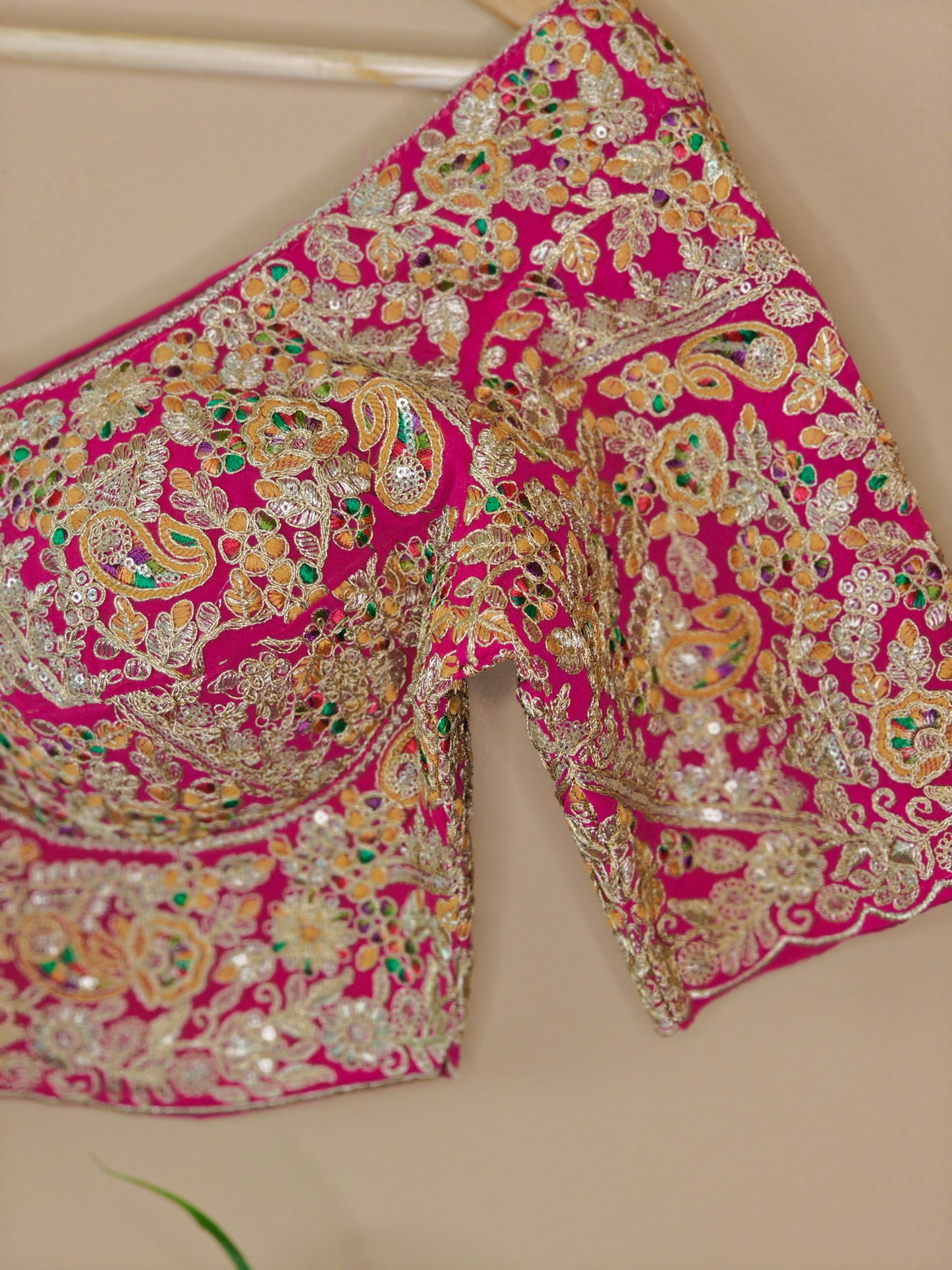 Sabhyasachi-Style Blouse – Ready-to-Wear Elegance