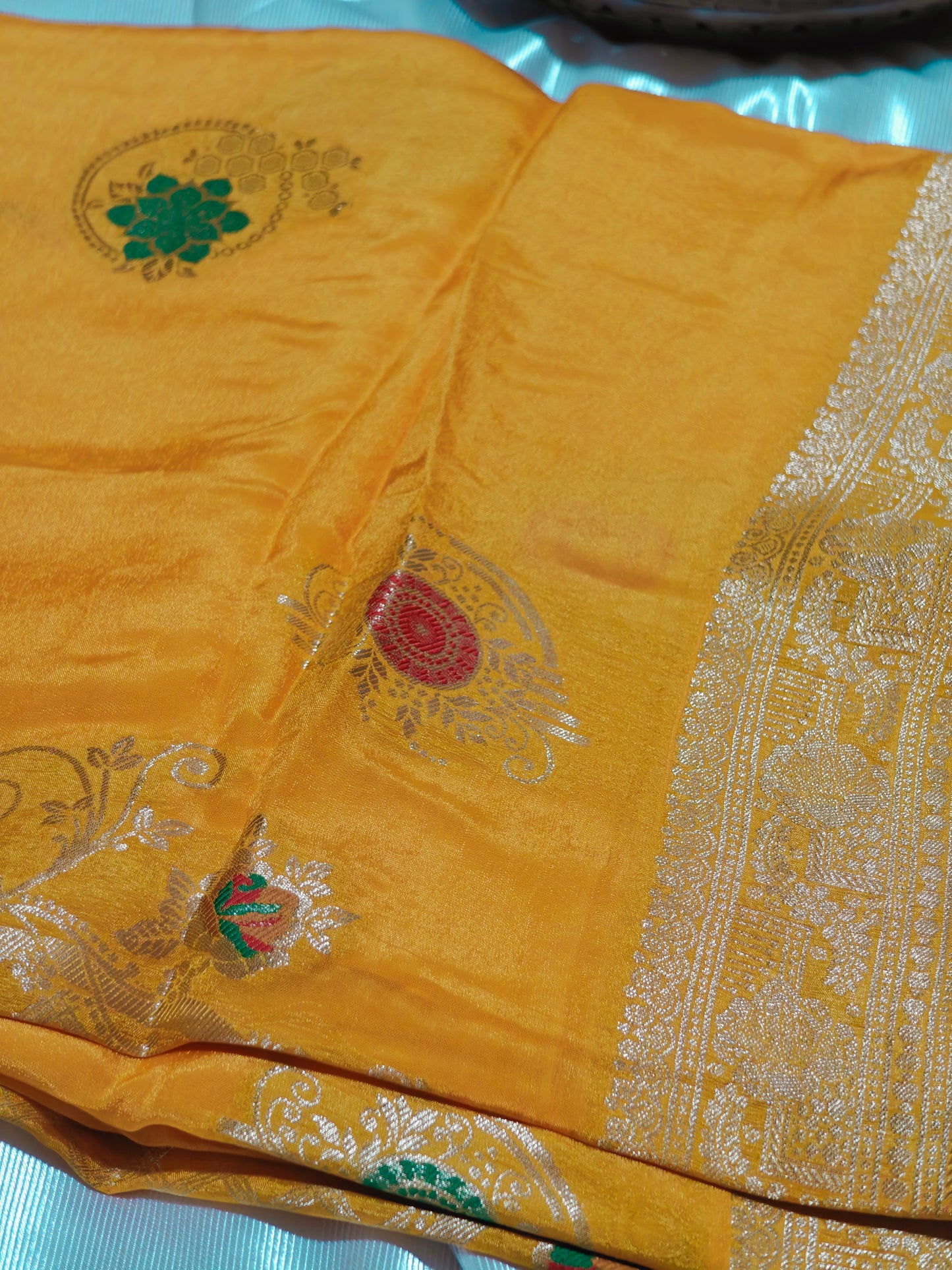 Laddu Pila Color Party Wear Pure Viscose Saree
