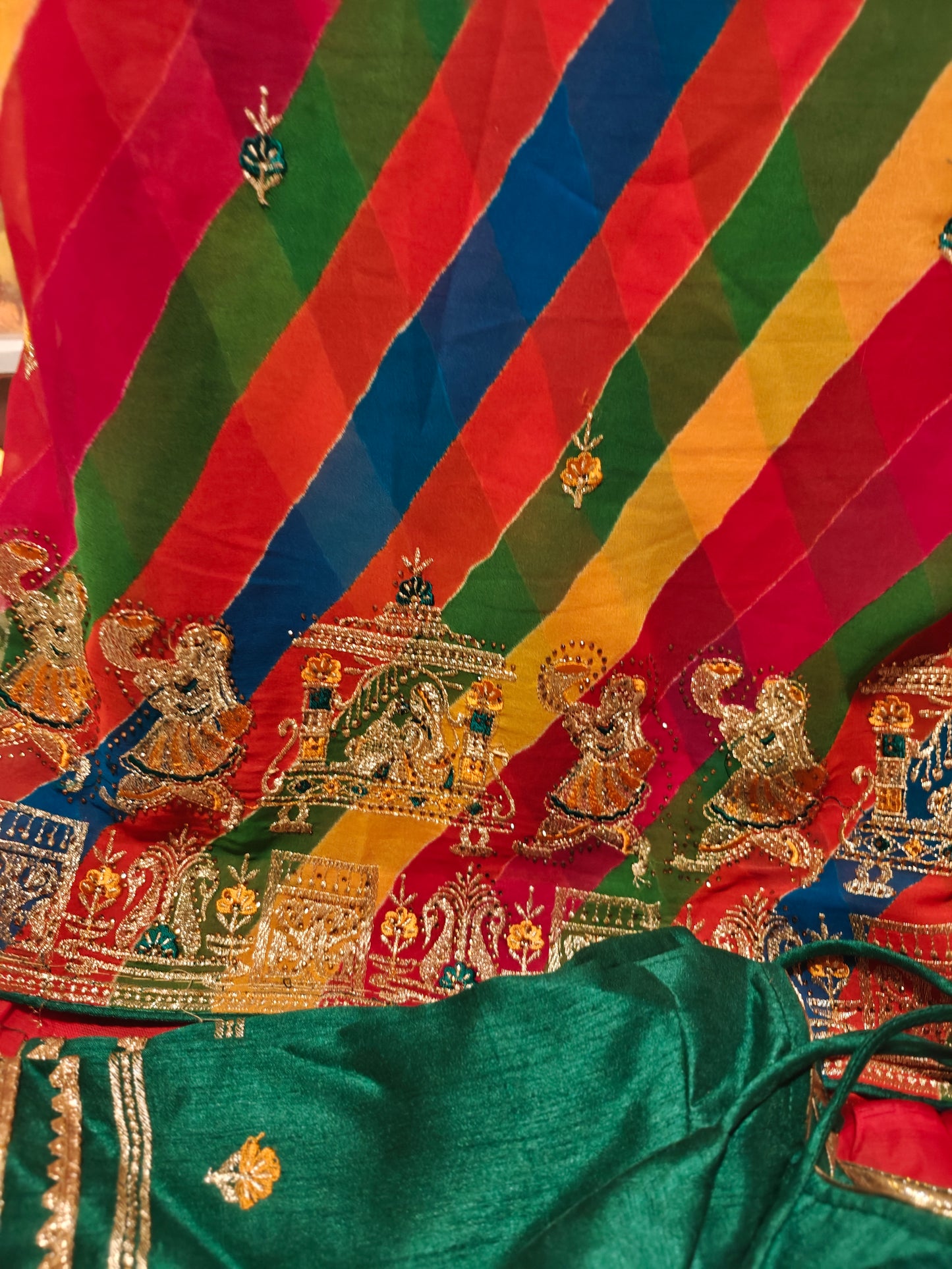 Laheriya Design Bandhani Saree with Stitched Blouse