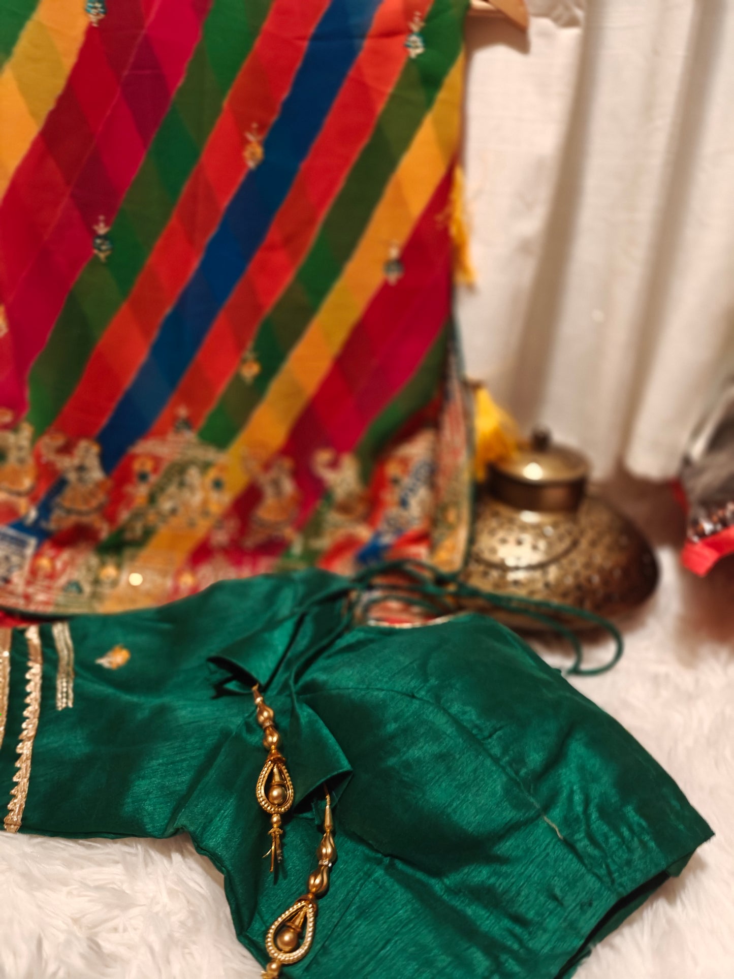 Laheriya Design Bandhani Saree with Stitched Blouse