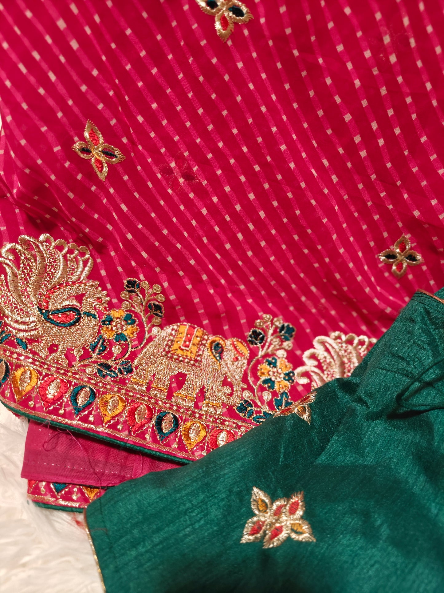 Laheriya Design Bandhani Saree with Stitched Blouse