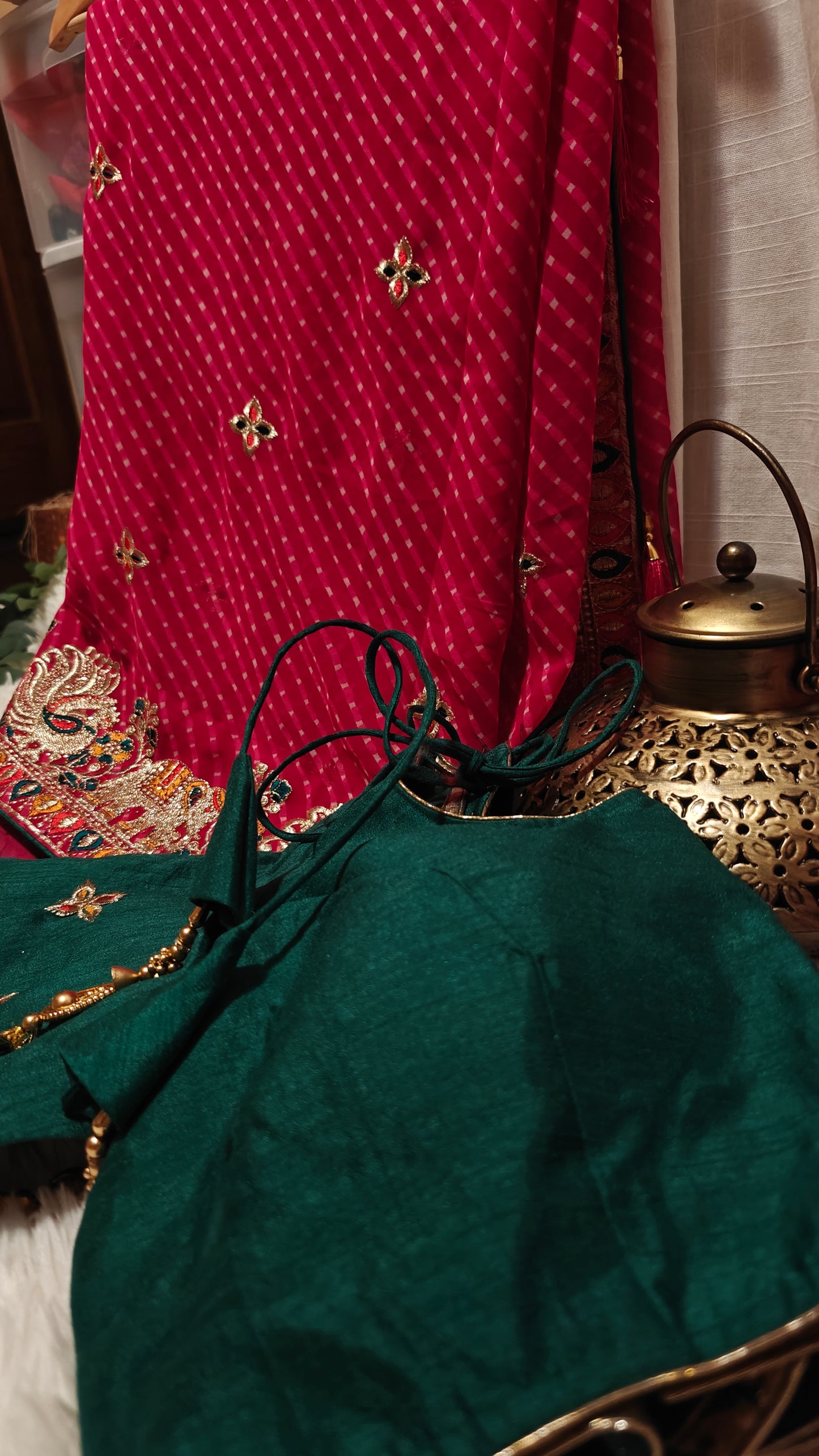 Laheriya Design Bandhani Saree with Stitched Blouse