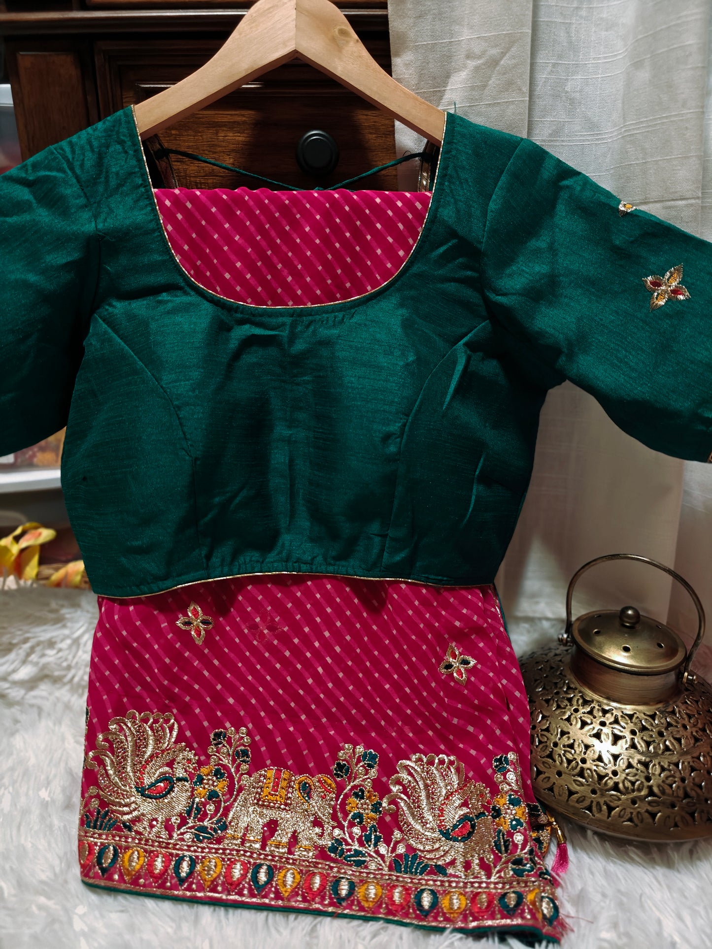 Laheriya Design Bandhani Saree with Stitched Blouse