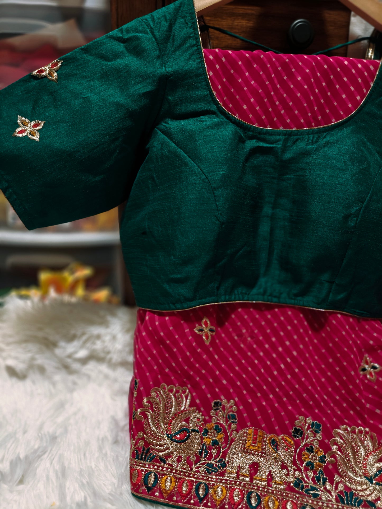 Laheriya Design Bandhani Saree with Stitched Blouse