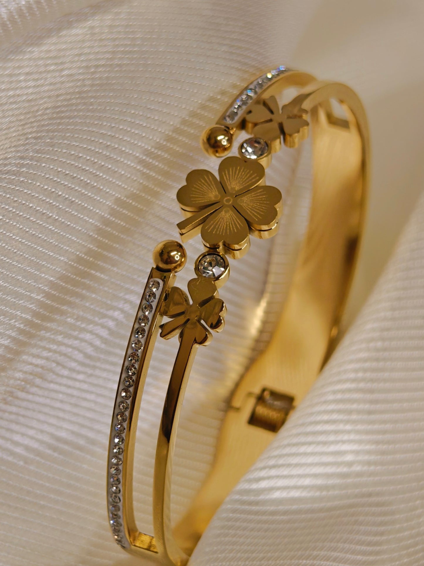 Flower Bangle With 18k Gold Plated Stainless Steel