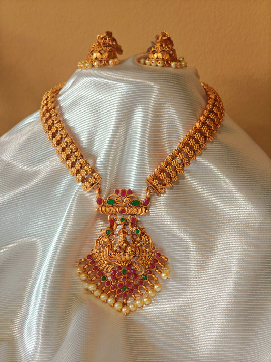 Temple Short Necklace set