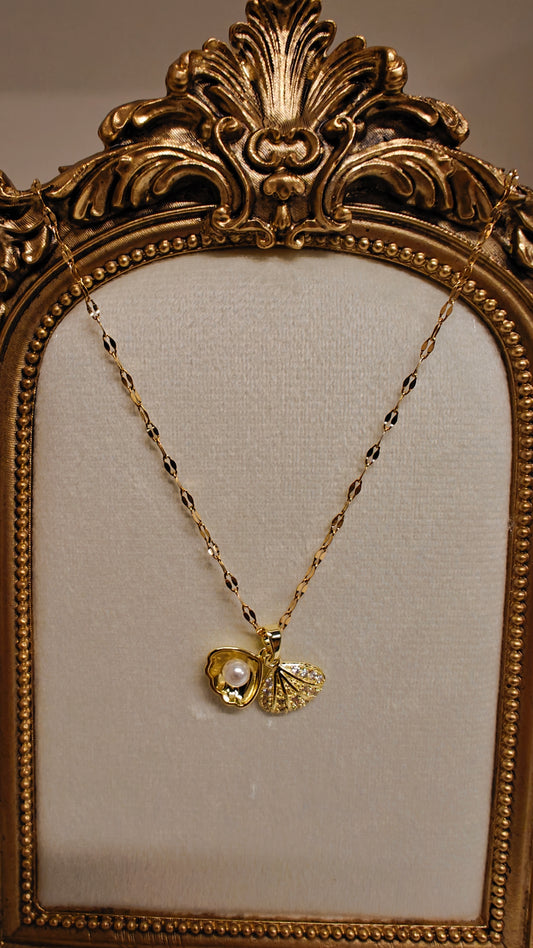 Shell with Pearl 18k Gold Plated Stainless Steel Necklace